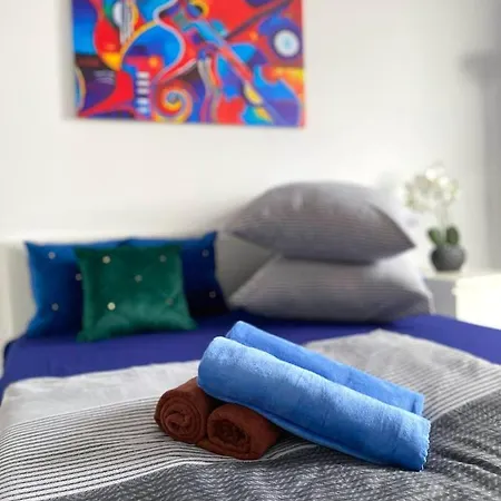 בית הארחה Art №1 Grzybowska 39 ורשה