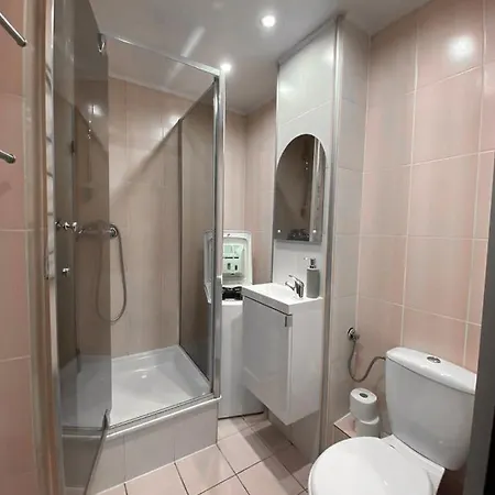 Art №1 Grzybowska 39 Pensión